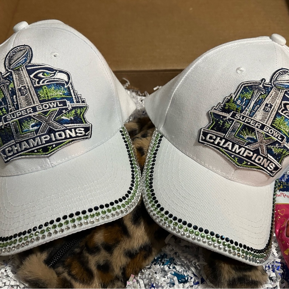 Seattle Seahawks White Super Bowl Champions Hat with Swarovski crystals - Picture 2 of 4